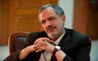 احمد مسجد جامعی به تماشای نمایش 