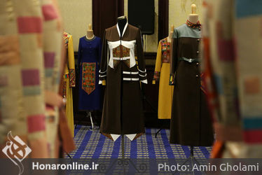 آیین رونمایی از مجموعه لباس های ایرانی با تلفیق سنت و مدرنیته در هتل اسپیناس پالاس