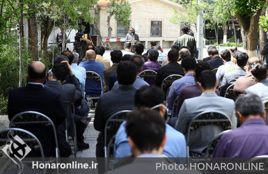 آغاز هفته هنر انقلاب با ادای احترام به مقام شهدا و تجدید پیمان با آرمان‌های امام خمینی(ره)