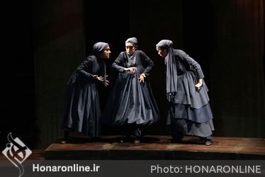 نمايش "پنهان خانه پنج در" در تالار مولوی