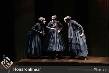 نمايش "پنهان خانه پنج در" در تالار مولوی