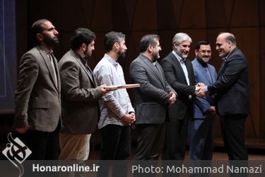 آیین اهدای جوایز پدیدآورندگان آثار شایسته تقدیر سی و نهمین جایزه کتاب سال 