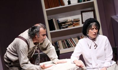 Tehran theater to host people who want to see “Who’s Mr. Schmitt?”