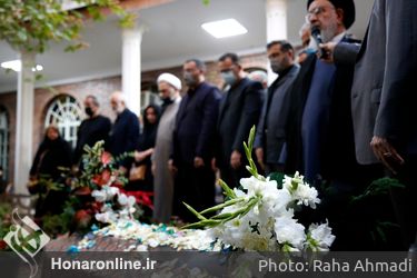 مراسم بدرقه پیکر هوشنگ ابتهاج «سایه»از خانه ارغوان 