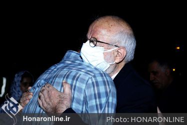 استقبال از پیکر  امیر هوشنگ ابتهاج با جمعی از بزرگان و اهالی فرهنگ و هنر در فرودگاه امام خمینی 