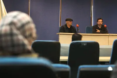طاهری: این جشنواره به جوانان تهران و شهرستان فرصت برابر داد/از تعطیلی جشنواره تئاتر دانشگاهی گله‌مندم 