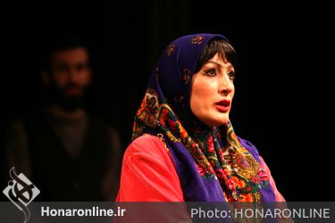 نمایش "پشت دیوار عمارت" در تماشاخانه سرو
