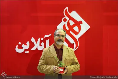 نقاشی خط رو به افول است؟  / بخش فرهنگ وزارت ارشاد باید برجسته باشد / گفت‌وگو با علی شیرازی