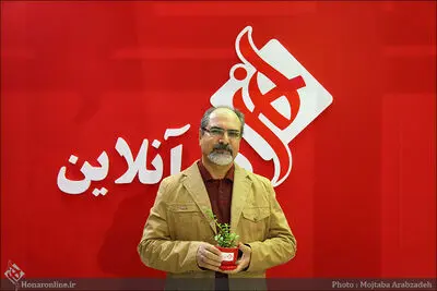  نقاشی خط رو به افول است؟  / بخش فرهنگ وزارت ارشاد باید برجسته باشد / گفت‌وگو با علی شیرازی