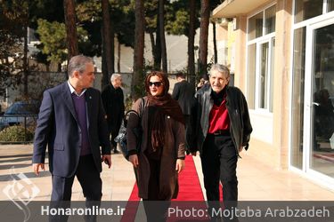 تجلیل از هنرمندان متولد دی ماه در مجتمع باغ زیبا