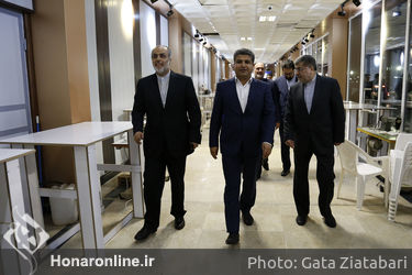 بازدید سید محمدمجتبی حسینی از نمایشگاه هشتمین جشنواره بین‌المللی مد و لباس فجر در چابهار