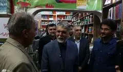 وزارت فرهنگ و ارشاد اسلامی از کسانی که با چنگ و دندان محیط‌های فرهنگی را زنده نگه می‌دارند حمایت می‌کند