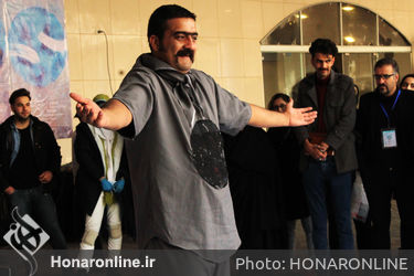 سومین روز اجرای خیابانی سی و هفتمین جشنواره بین المللی تئاتر فجر