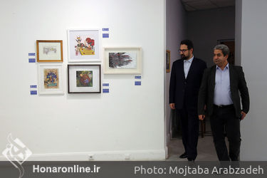 بازدید سید مجتبی حسینی از نمایشگاه تصویرگران ایران