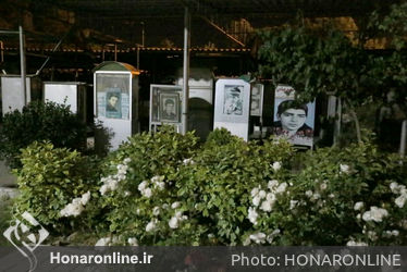 زیارت شهدا در بیست ویکم ماه مبارک رمضان 