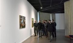 بازدید اعضای شورای هنری بنیاد نخبگان از نمایشگاه «نقشی بر سنگ»