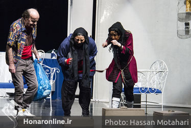  تقدیر از بهروز بقایی در اجرای نمایش "آپرکات" 