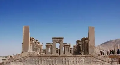 آغاز ساماندهی ورودی تخت جمشید 
