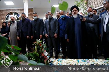 مراسم بدرقه پیکر هوشنگ ابتهاج «سایه»از خانه ارغوان 