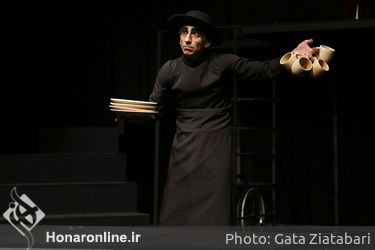 اجرای نمایش "رئال مادرید ١١ بارسلونا ١" در پردیس شهرزاد