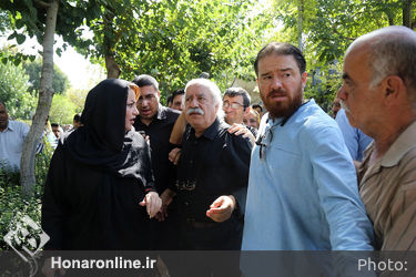 تشییع پیکر "عزت الله انتظامی" در تالار وحدت