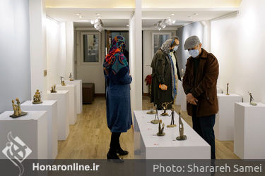 نمایشگاه مجسمه های سنگی "سید رحیم حسینی" با عنوان "نبض درون" در گالری بهارک 