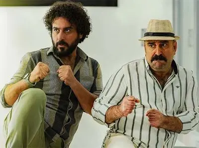 «آریاشهر دو نفر» میان جاه‌طلبی فرمی و ضعف اجرایی؛ سرگرم‌کننده اما ناتمام