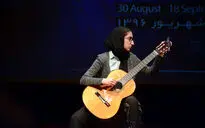 گیتار نوازی در صبح دهمین روز از جشنواره ملی موسیقی جوان در تالار رودکی