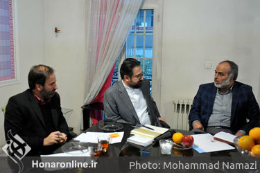 بازدید معاون امور هنری وزارت فرهنگ و ارشاد اسلامی از دبیرخانه سی و ششمین جشنواره بین‌المللی تئاتر فجر