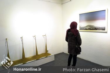 نمایشگاه عکس و چیدمان‌های طیبه نصر اللهی و سارا ساسانی در گالری فردا