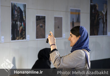 نمایشگاه گروهی "خانه‌ای که سیل برد، مهری که سیل آورد" در ايوان انتظار متروى ميدان وليعصر(عج)
