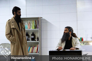 نمایش "مرگ و استعاره" به کارگردانی پوریا جلال وندی در تماشاخانه دیوار چهارم