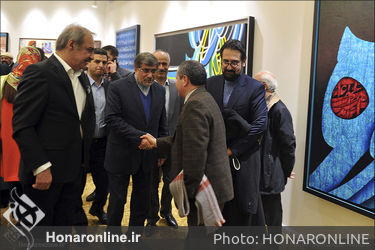 بازدید هنرمندان از آثار دهمین حراج تهران