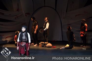 نمايش "سرزمين پدرى" در تالار سایه مجموعه تیاترشهر