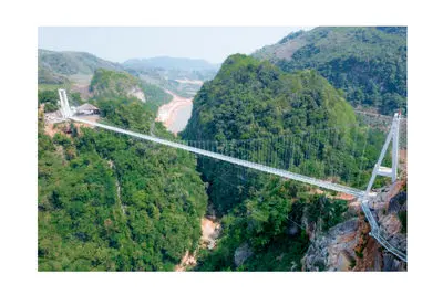 افتتاح «اژدهای سفید»؛ طولانی‌ترین پل شیشه‌ای جهان در ویتنام