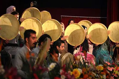 نََقَراتِ جان؛ همنوازی ۵۰۰ دف نواز