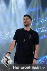 اجرای کنسرت زانیار خسروی در سالن میلاد نمایشگاه