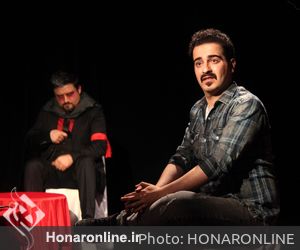 نمایش "حضار قیام کنند" در تماشاخانه استاد مشایخی