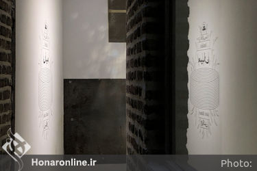 نمایشگاه آثار ژاله اکبری در گالری این‌جا