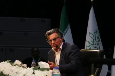 ایرانی‌ها از مدرن بودن می‌ترسند/ در سینمای مدرن باید مکث ایجاد کنید
