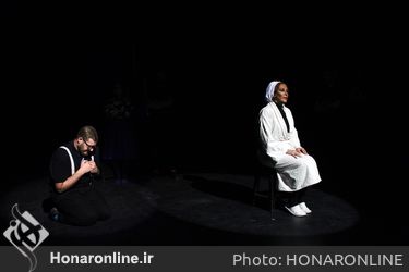 نمایش "شبی بیرون از خانه" در تماشاخانه مهرگان