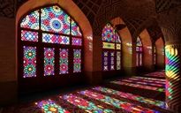نور و رنگ به روایت پنجره‌های بناهای ایرانی
