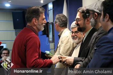 رونمایی از کتاب "چهل سال نمایش" و تقدیر از ۱۰ هنرمند انقلاب 