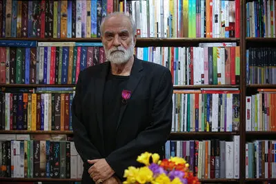 آیدین آغداشلو: خط میرعماد را به قلب خود می‌چسبانم