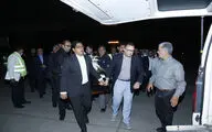 استقبال از پیکر امیرهوشنگ ابتهاج با حضور جمعی از اهالی فرهنگ و هنر در فرودگاه امام خمینی (ره)