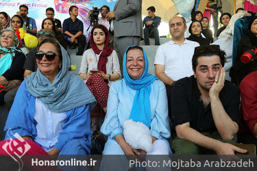 شادپیمایی عروسک‌ها در بوستان آب و آتش‎