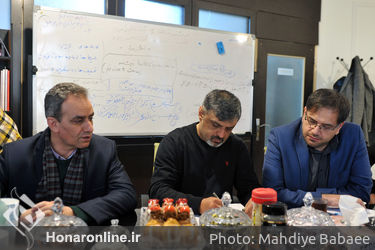 بازدید معاون هنری وزارت فرهنگ و ارشاد اسلامی از دبیرخانه سی و هفتمین جشنواره تیاتر فجر