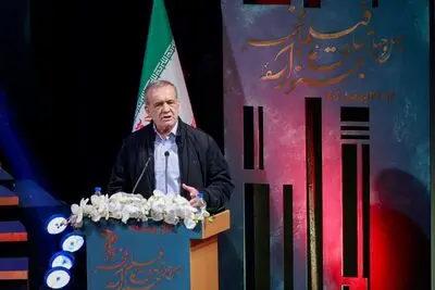 
لزوم هم‌نشینی صاحبان جشنواره با هنرمندان
