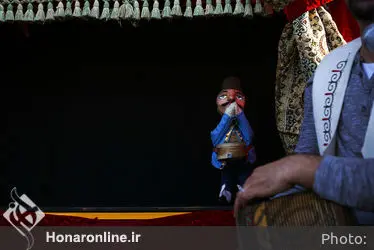 اجرای هنرهای نمایشی در محوطه تئاتر شهر