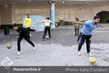 اجرای نمایش‌ خیابانی «چرخیدن» در چهل و یکمین جشنواره تئاتر فجر